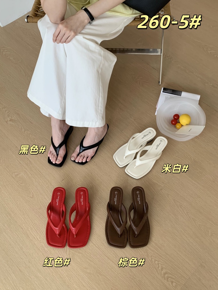 French Style Toe Separator Flip Flops Women Summer 2026 New Simple Wedge Heel Slippers