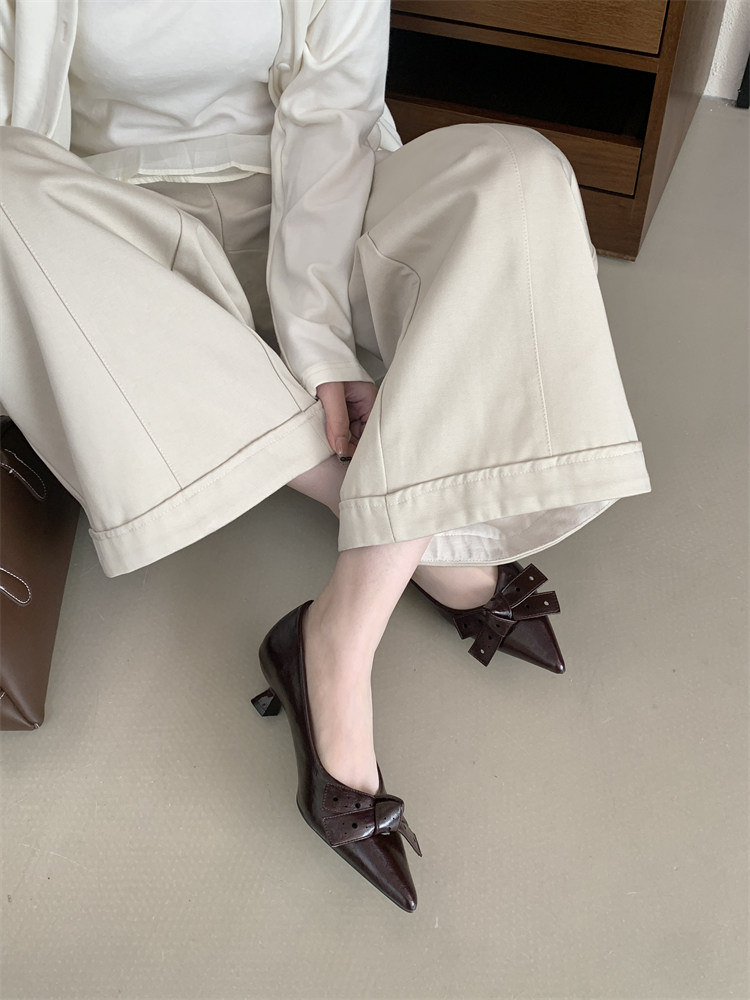 Niche Commute Premium Black High Heel Women's Shoes 2026 Spring Temperament Pointed Toe Thin Heel Grandma Shoes - Image 3